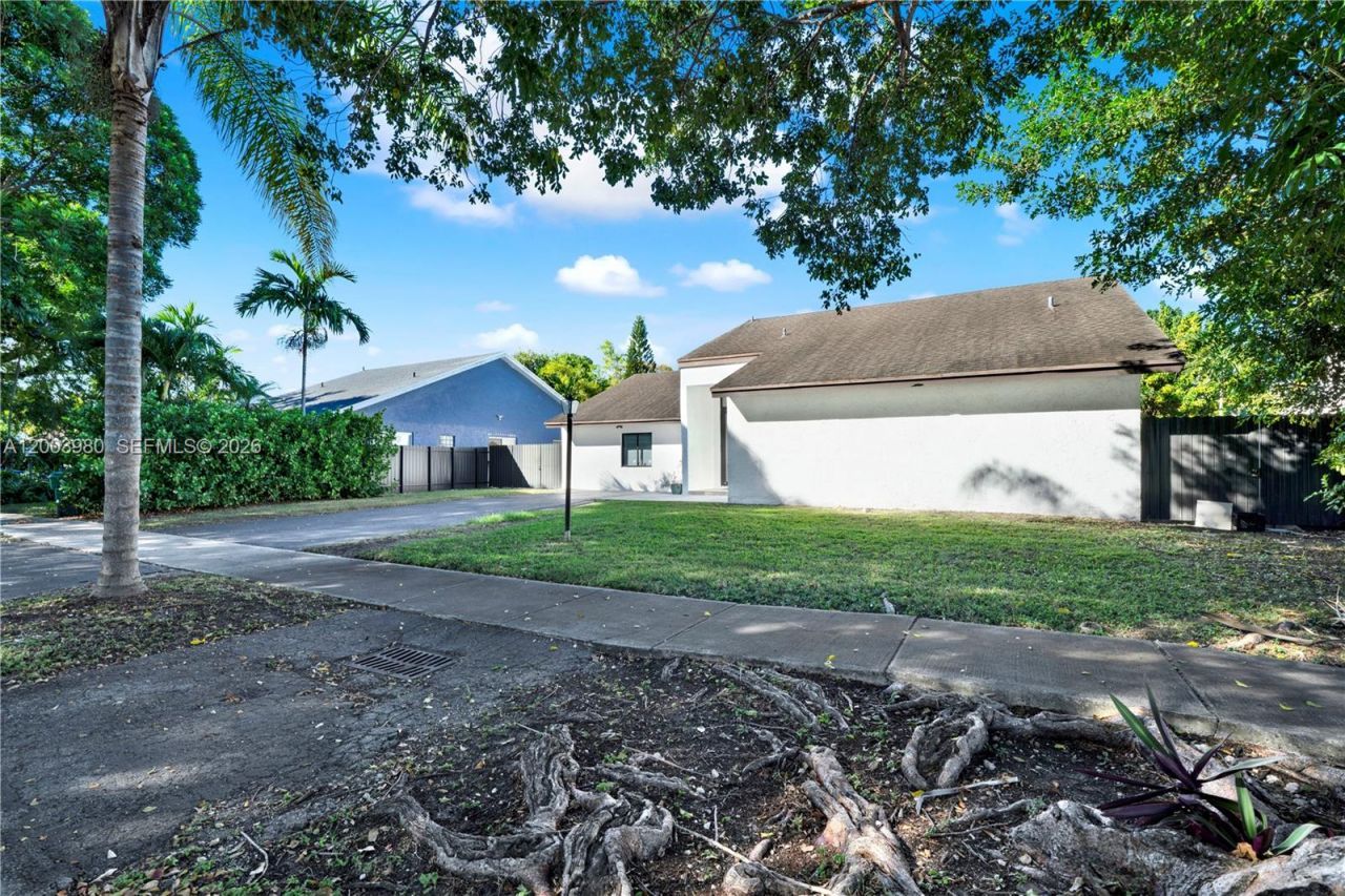 12221 SW 93rd St , Miami, FL 33186 Photo
