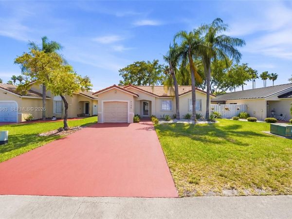 6136 NW 181st Terr Cir W , Hialeah, FL 33015
