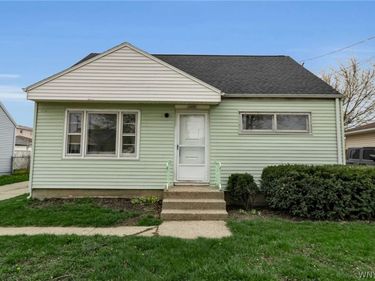 117 Standard Parkway , Cheektowaga, NY 14227