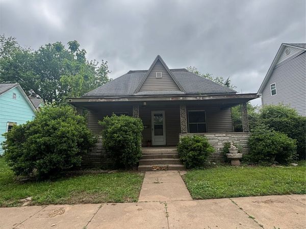 206 N Vine Avenue , Cleveland, OK 74020