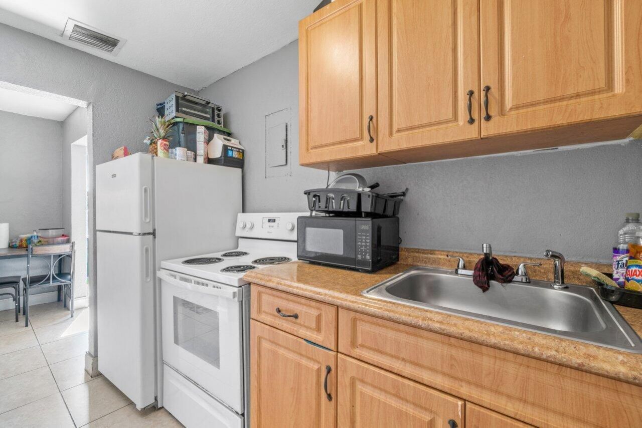 320 Swain Boulevard, Greenacres, FL 33463 Photo