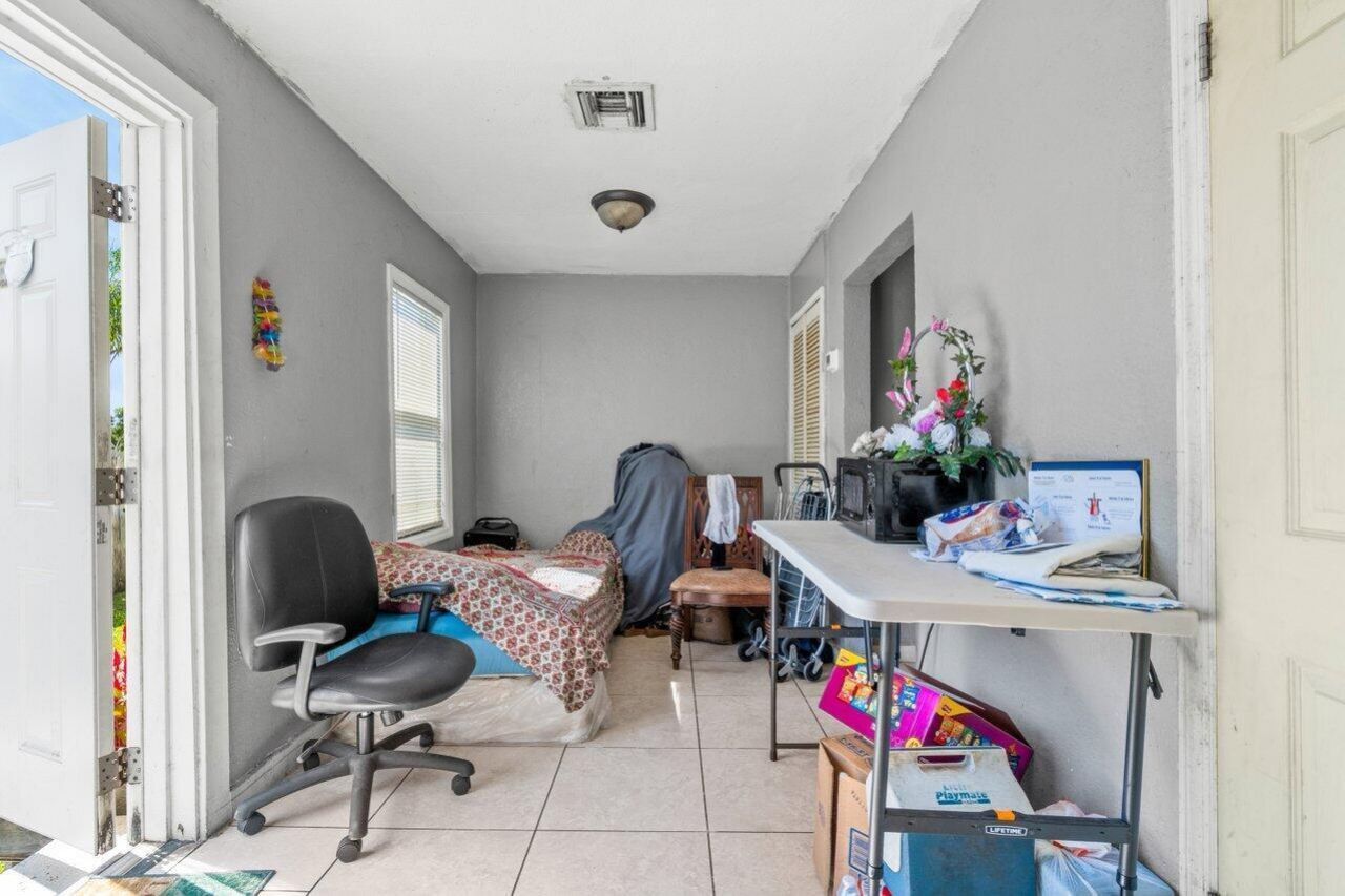 320 Swain Boulevard, Greenacres, FL 33463 Photo