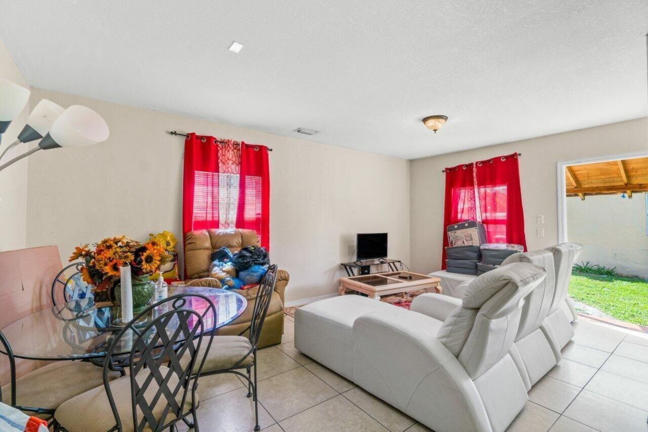 320 Swain Boulevard, Greenacres, FL 33463 Photo