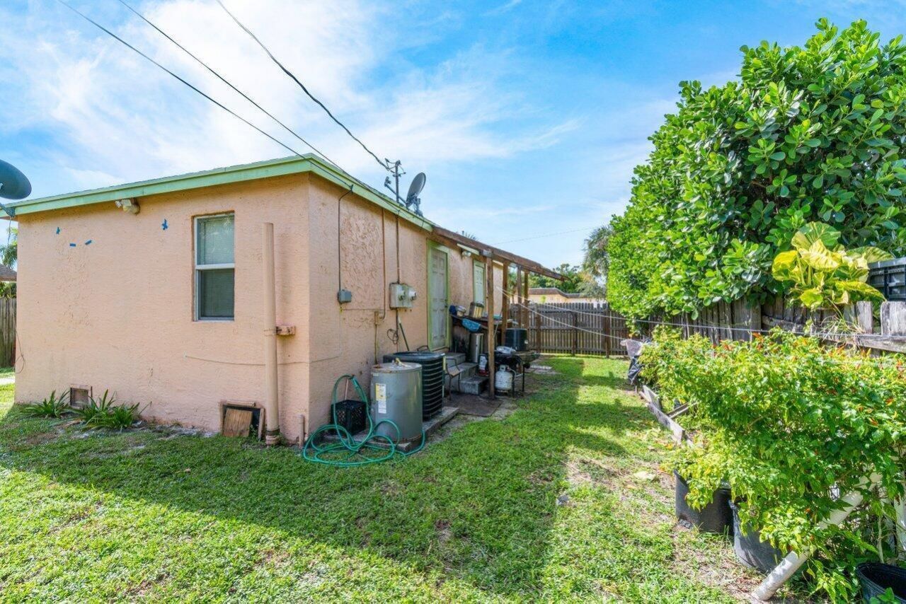 320 Swain Boulevard, Greenacres, FL 33463 Photo