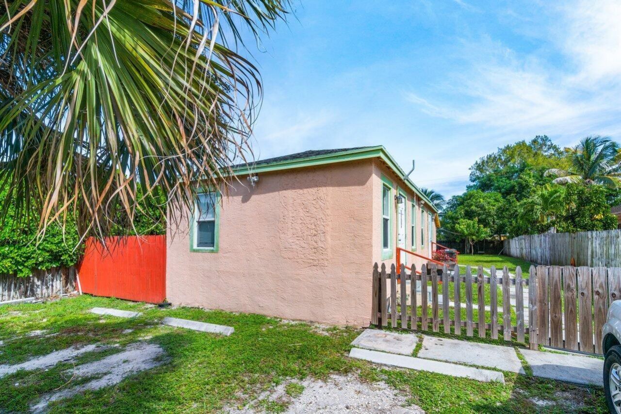 320 Swain Boulevard, Greenacres, FL 33463 Photo