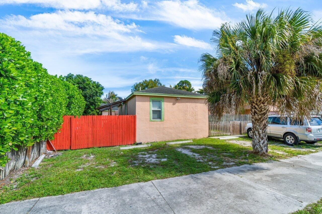 320 Swain Boulevard, Greenacres, FL 33463 Photo