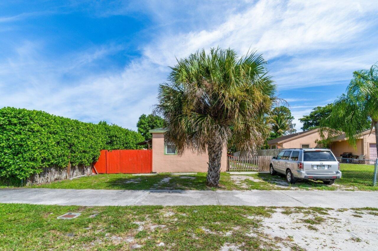 320 Swain Boulevard, Greenacres, FL 33463 Photo