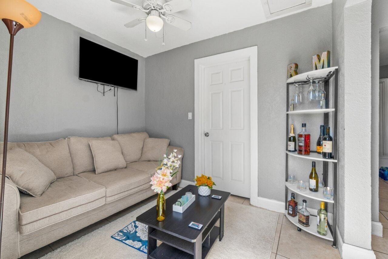 320 Swain Boulevard, Greenacres, FL 33463 Photo