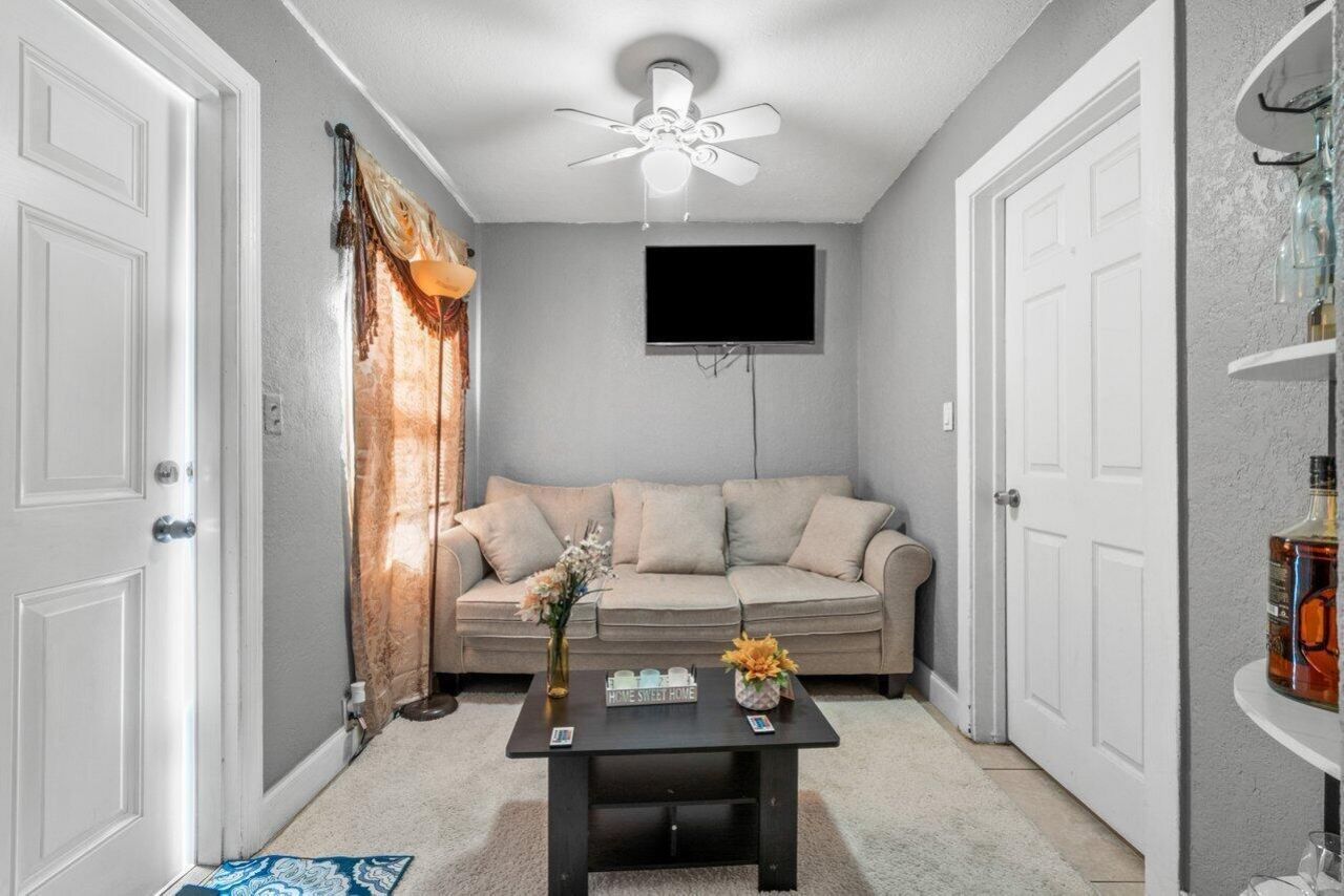 320 Swain Boulevard, Greenacres, FL 33463 Photo