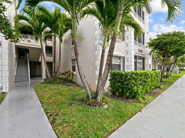 2861 N Oakland Forest Drive, Unit 202, Oakland Park, FL 33309