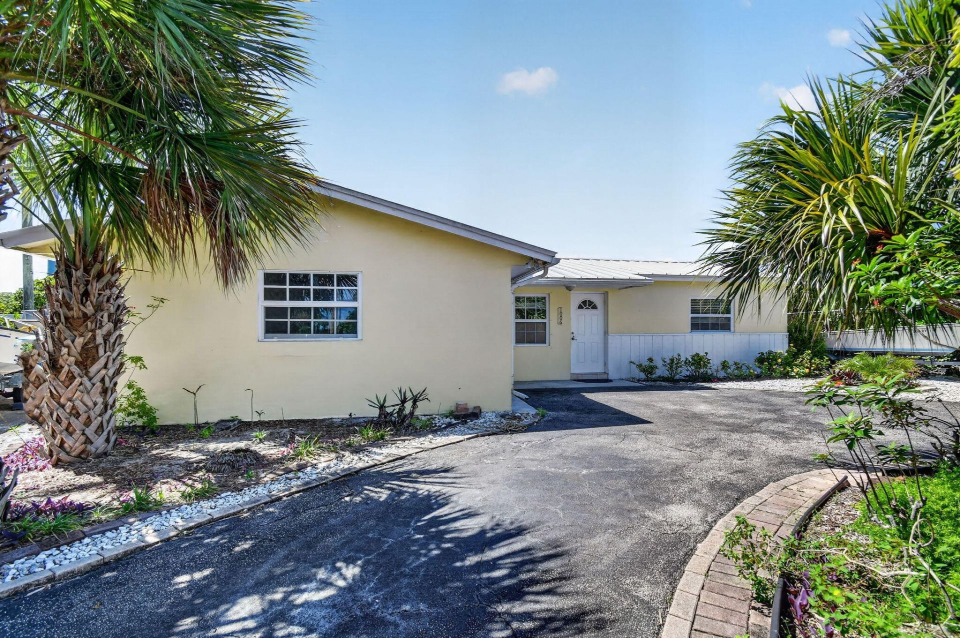 1006 SW 28th Avenue, Boynton Beach, FL 33426 Photo