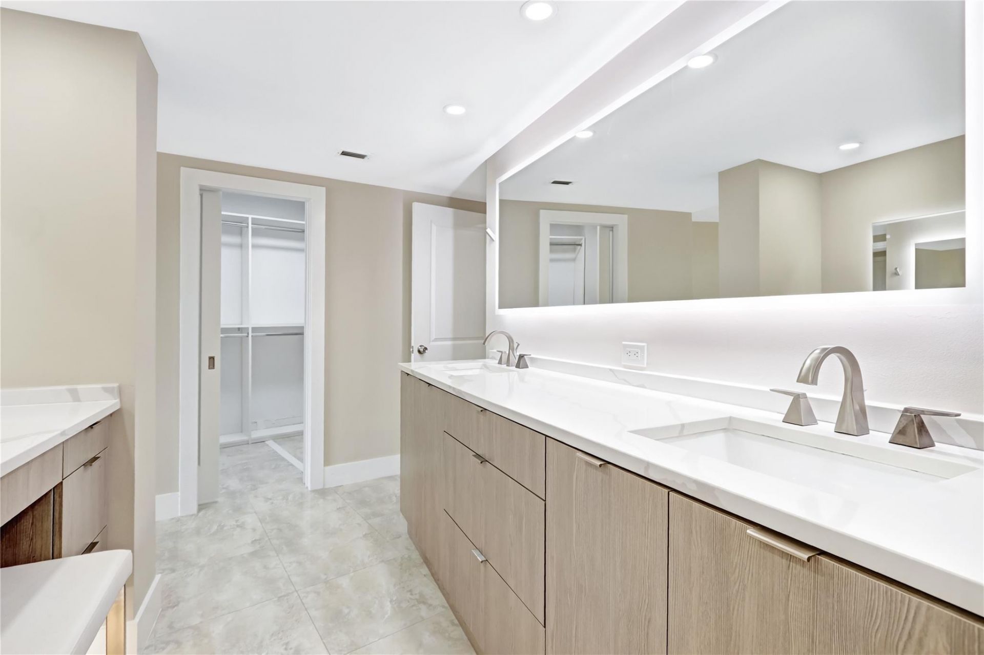 2000 S Ocean Drive, Unit 407, Fort Lauderdale, FL 33316 Photo