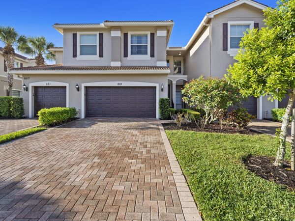 6513 Monterey Point, Unit 201, Naples, FL 34105