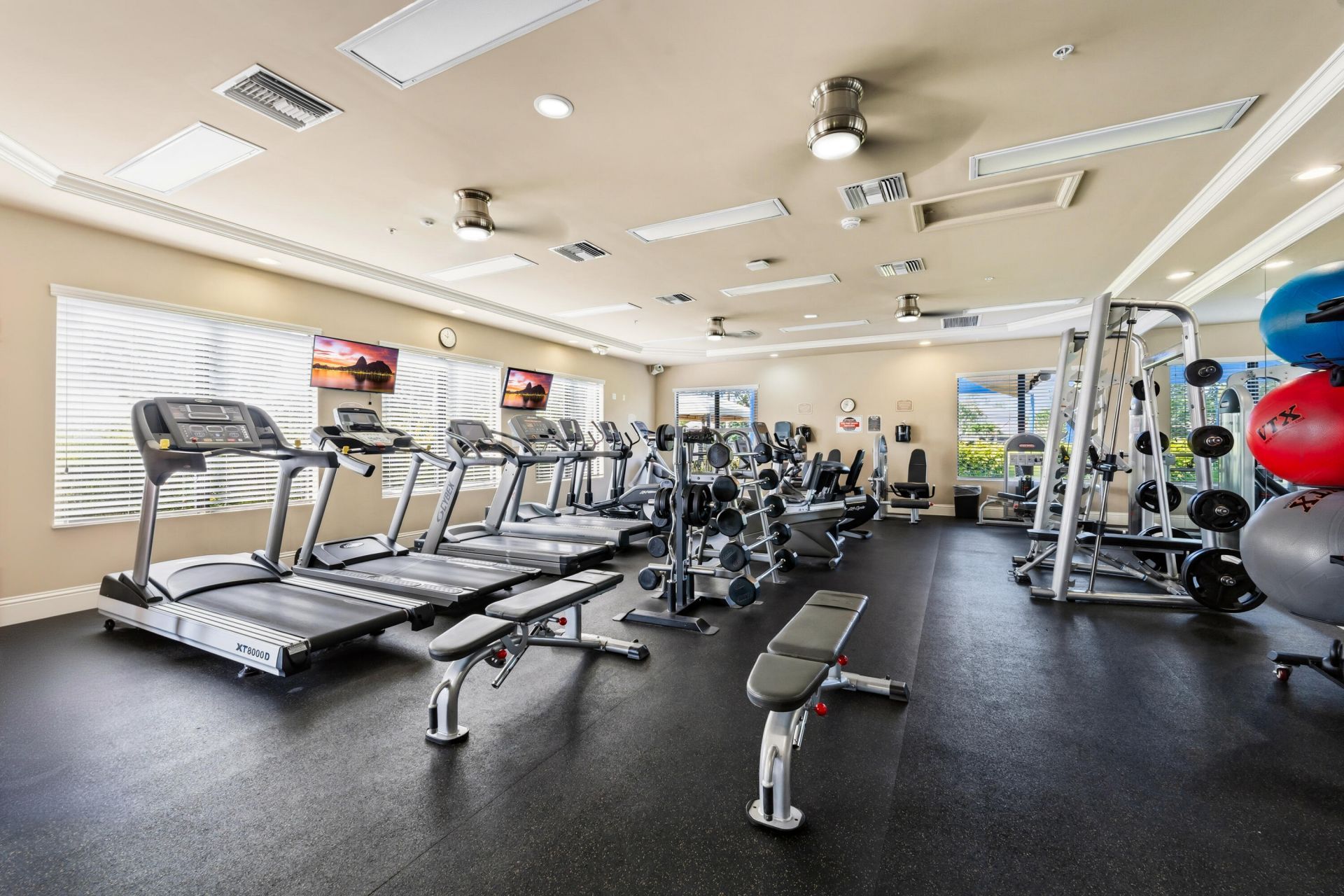 6513 Monterey Point, Unit 201, Naples, FL 34105 Photo