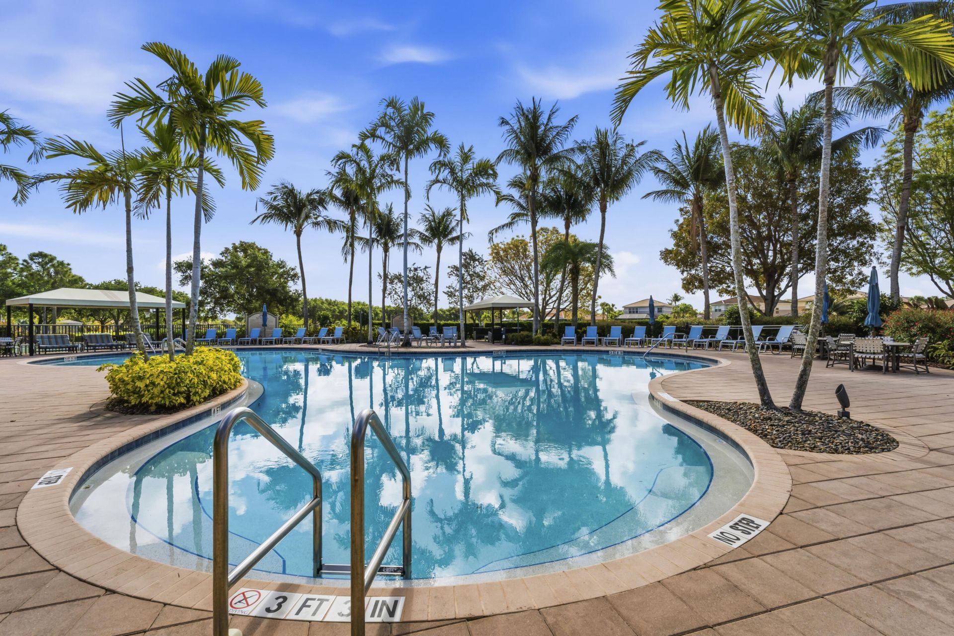 6513 Monterey Point, Unit 201, Naples, FL 34105 Photo