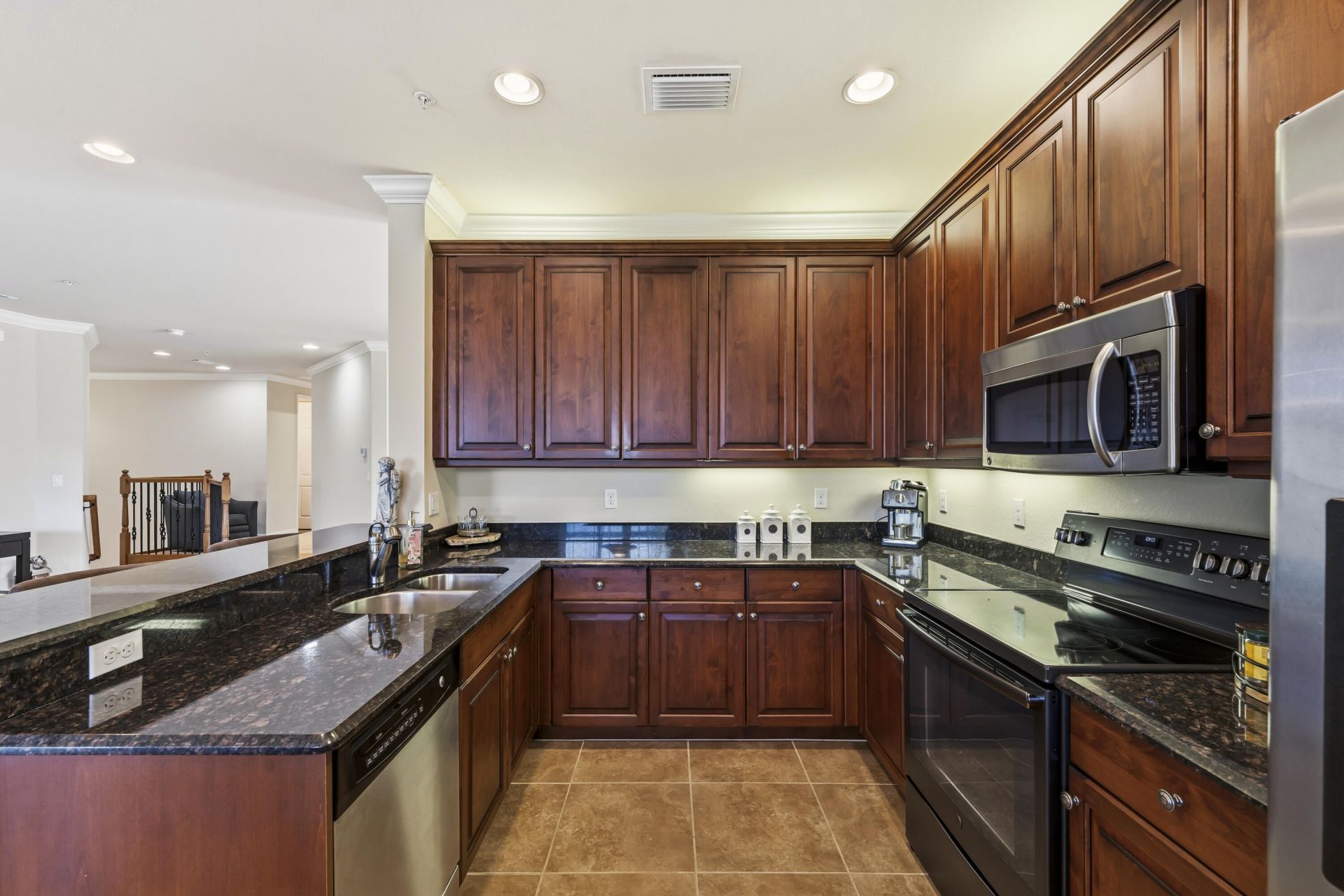 6513 Monterey Point, Unit 201, Naples, FL 34105 Photo