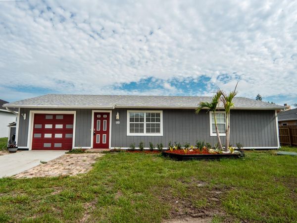 825 SW Canary Terrace, Port St. Lucie, FL 34953