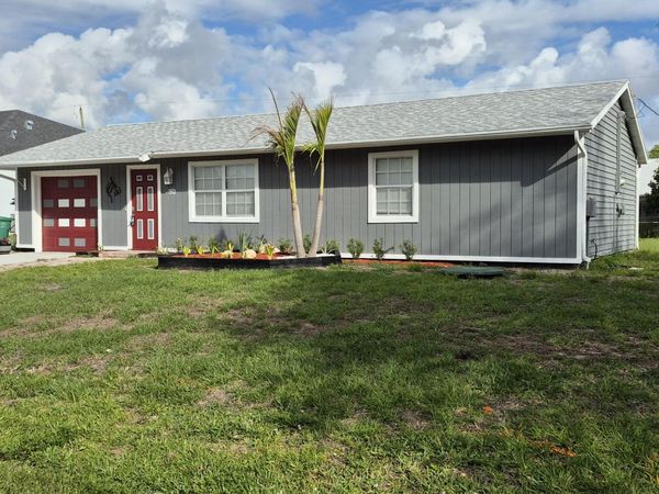 825 SW Canary Terrace, Port St. Lucie, FL 34953
