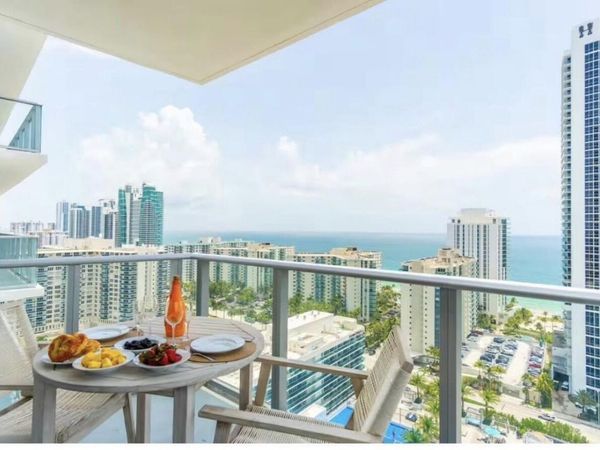 4010 S Ocean Drive, Unit R1909, Hollywood, FL 33019