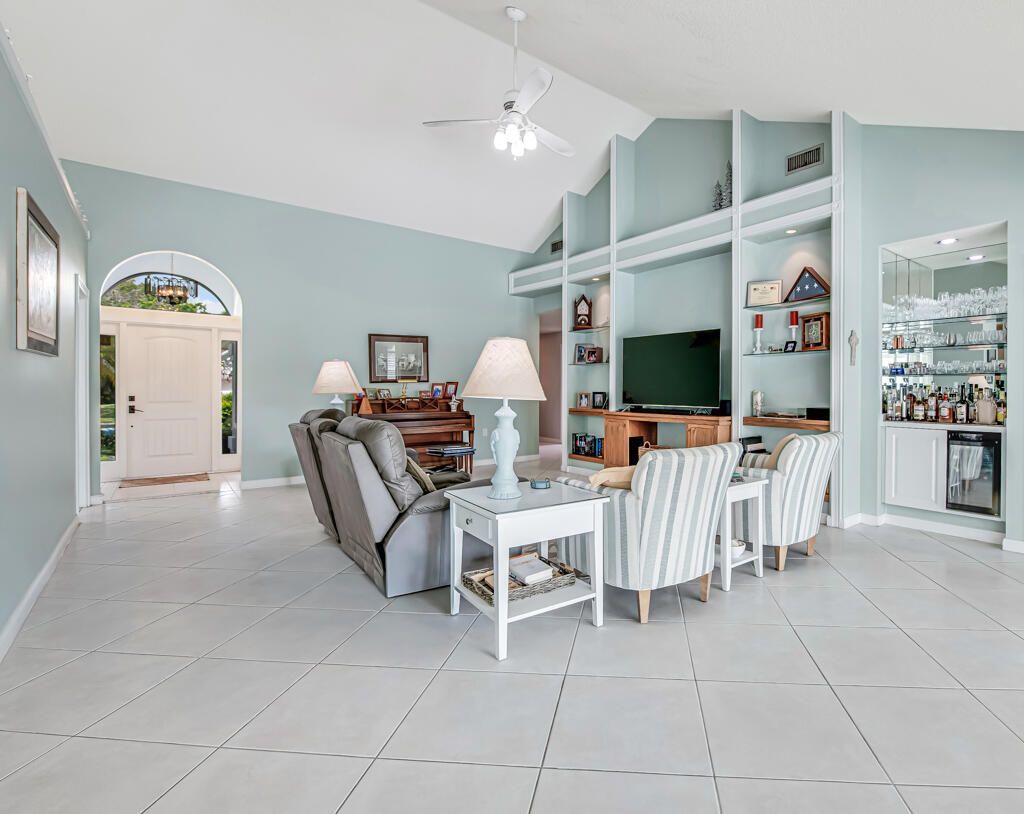2390 Saratoga Bay Drive, West Palm Beach, FL 33409 Photo