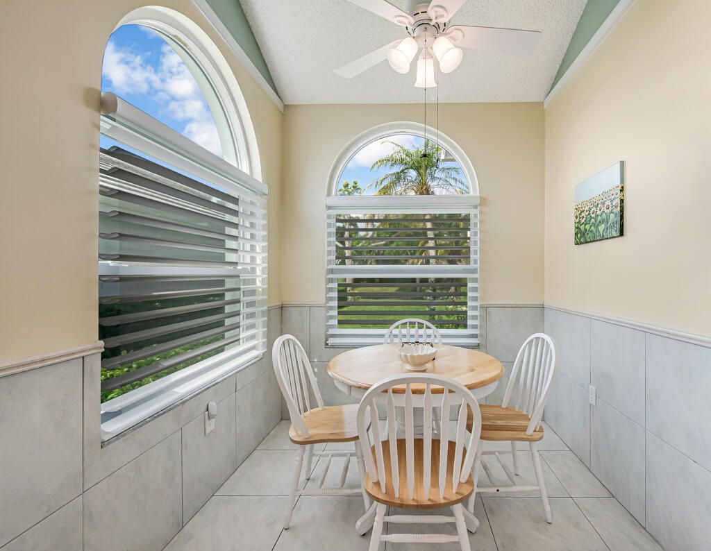 2390 Saratoga Bay Drive, West Palm Beach, FL 33409 Photo