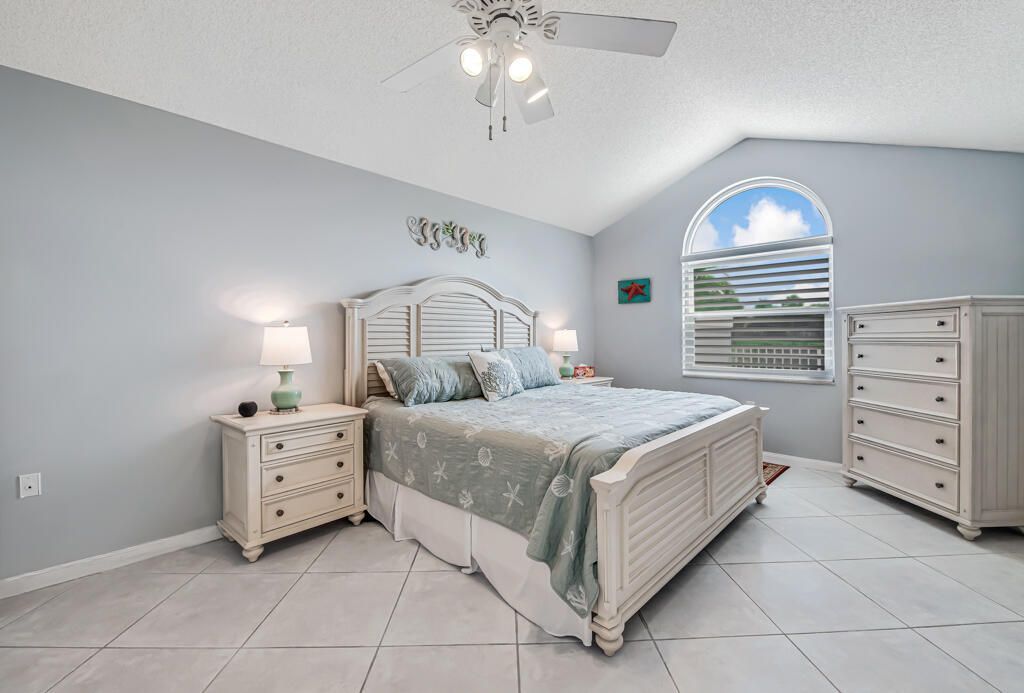 2390 Saratoga Bay Drive, West Palm Beach, FL 33409 Photo
