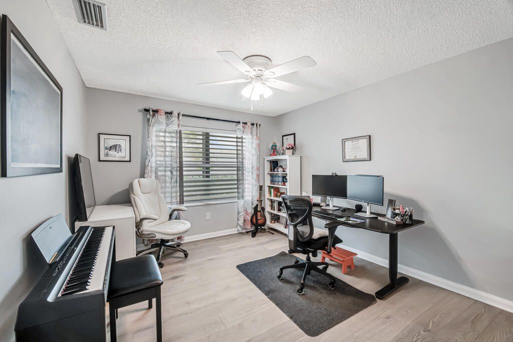 2390 Saratoga Bay Drive, West Palm Beach, FL 33409 Photo