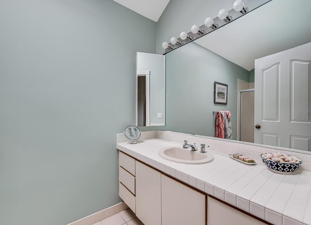 2390 Saratoga Bay Drive, West Palm Beach, FL 33409 Photo