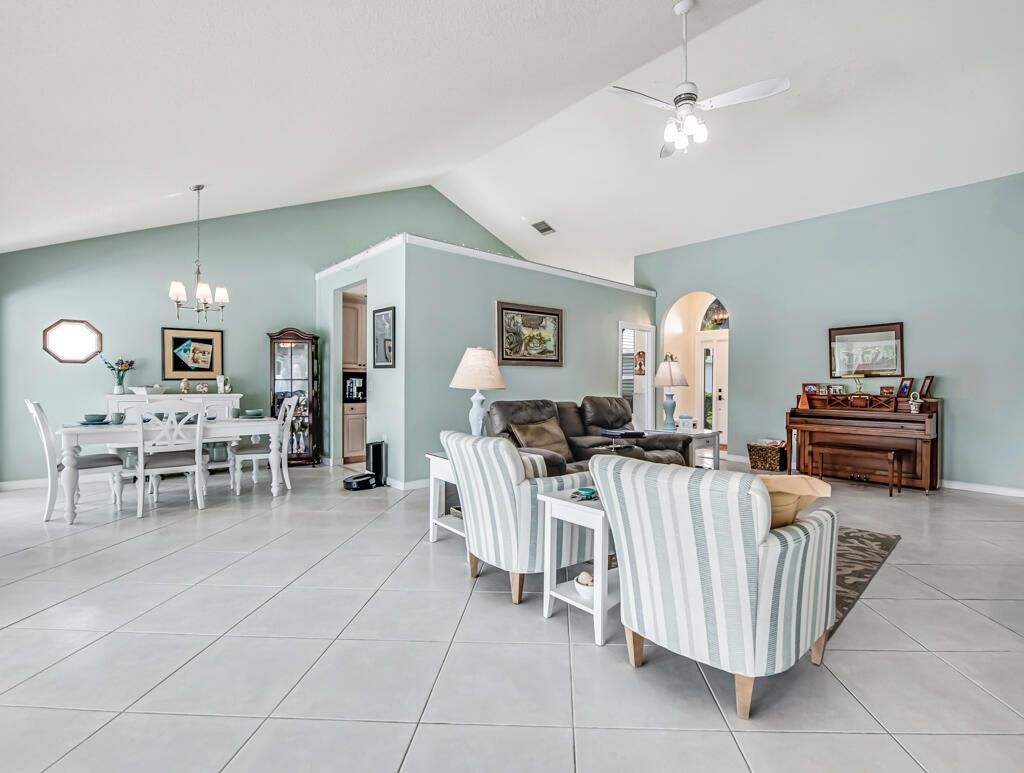 2390 Saratoga Bay Drive, West Palm Beach, FL 33409 Photo