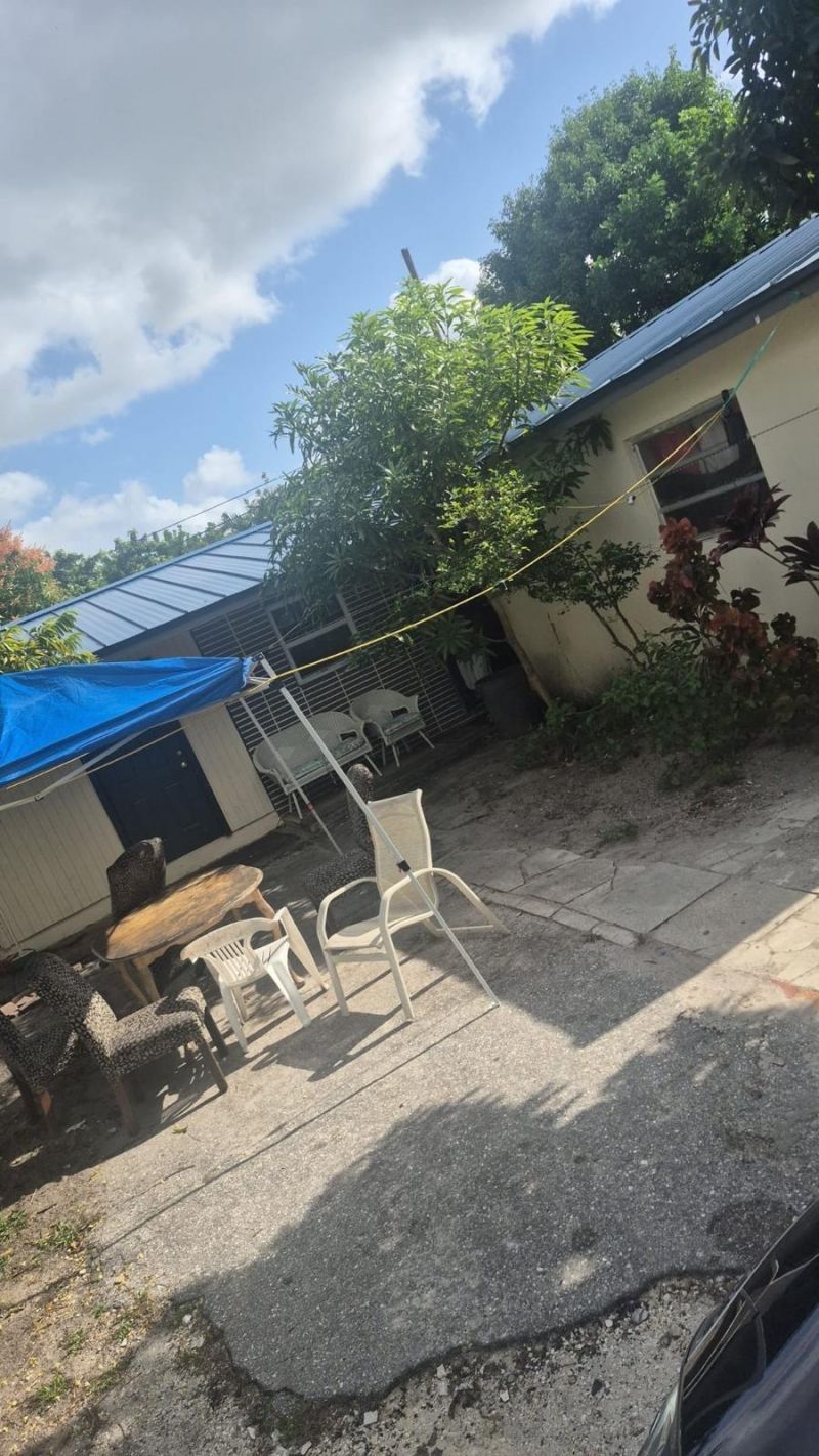 554 Vossler Avenue, Lake Belvedere Estates, FL 33413 Main Photo