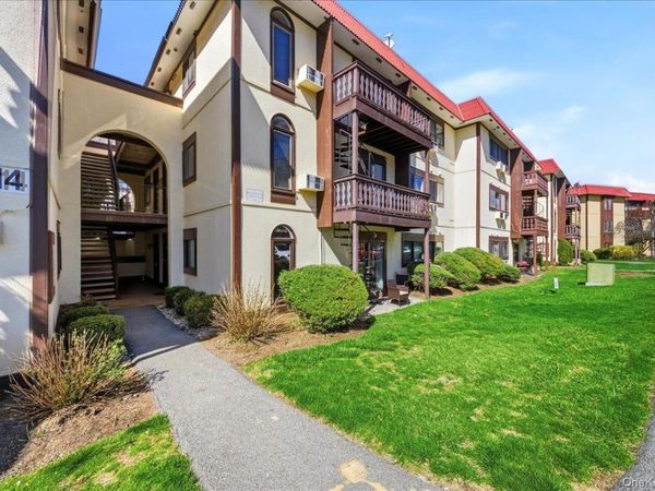 14 Granada Crescent , Unit 18, White Plains, NY 10603