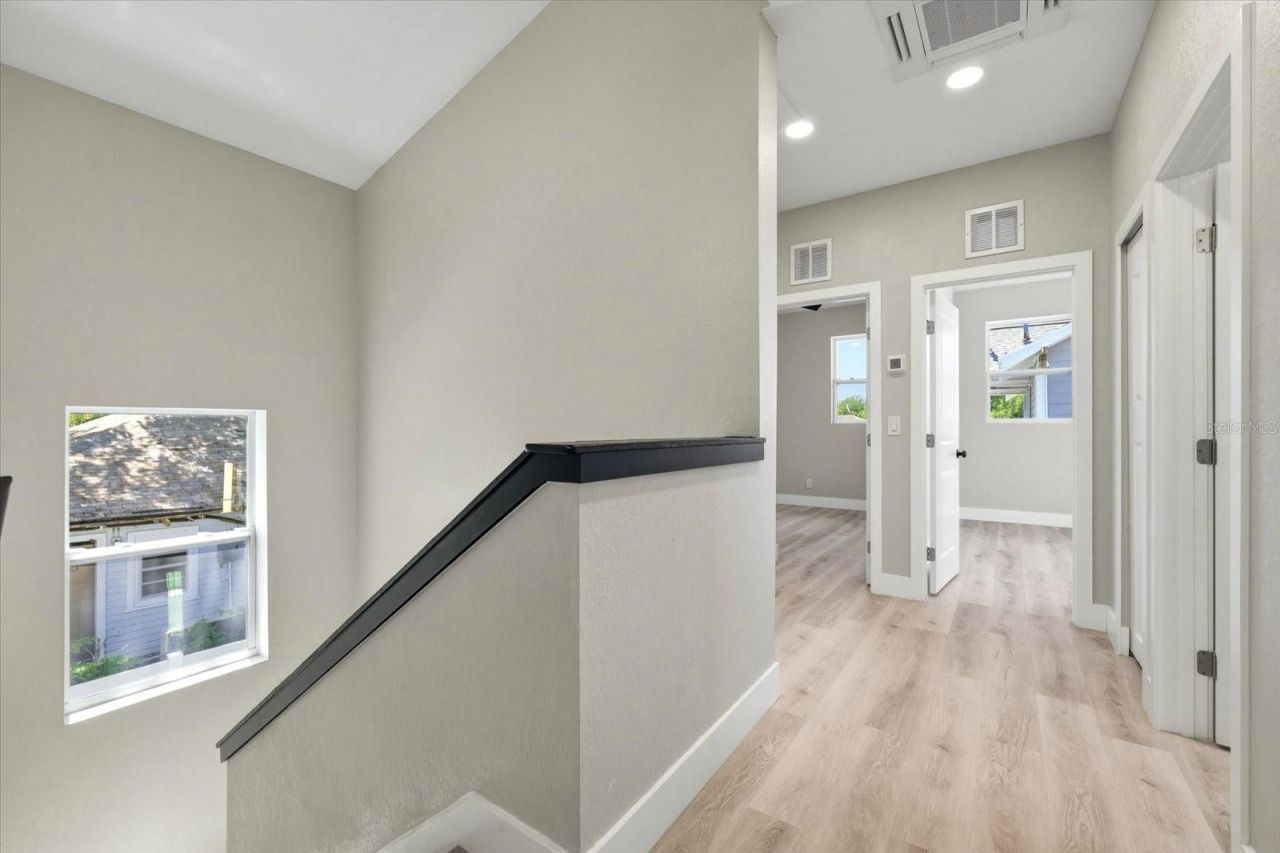 1044 12th Avenue S, Saint Petersburg, FL 33705 Photo
