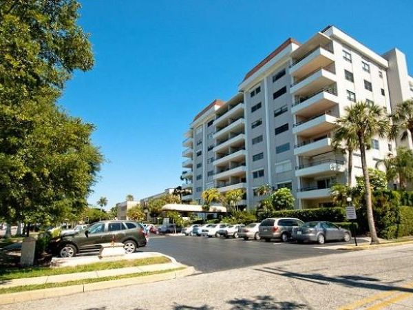 1400 BARCARROTA BOULEVARD , Unit 201, BRADENTON, FL 34205