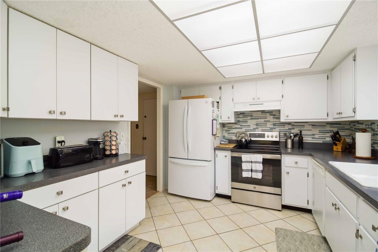 1400 Barcarrota Boulevard, Unit 201, Bradenton, FL 34205 Photo