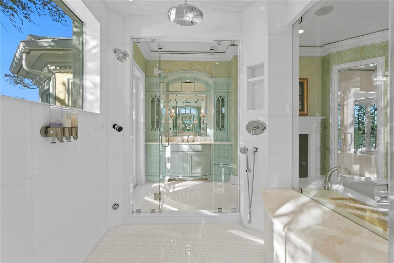 52 Ladoga Avenue, Tampa, FL 33606 Photo