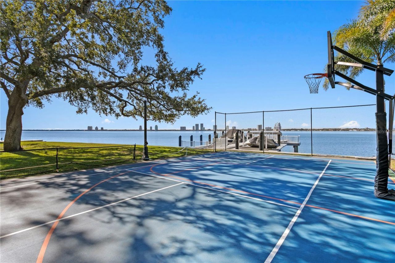 52 Ladoga Avenue, Tampa, FL 33606 Photo