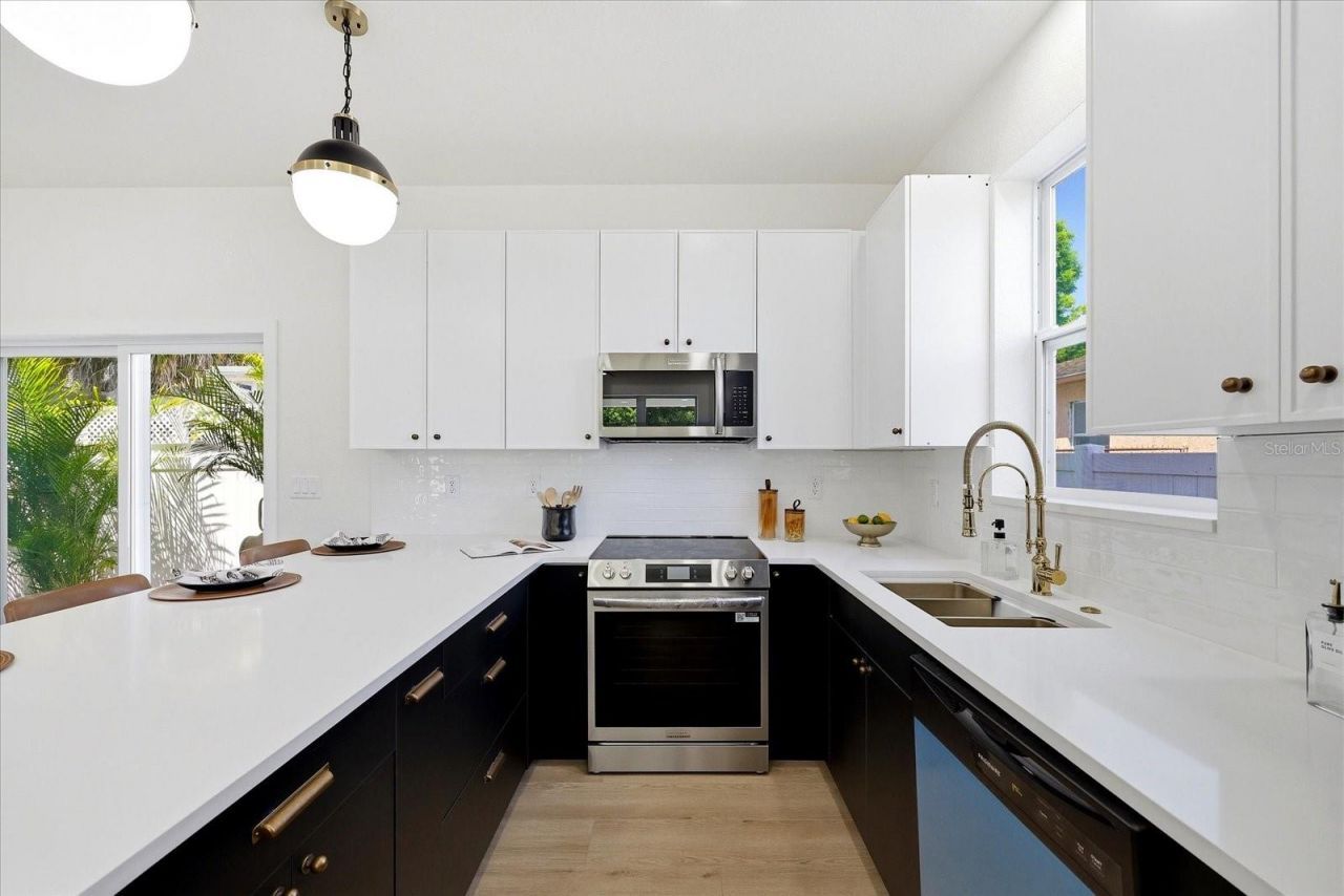 1235 11th Avenue S, Saint Petersburg, FL 33705 Photo