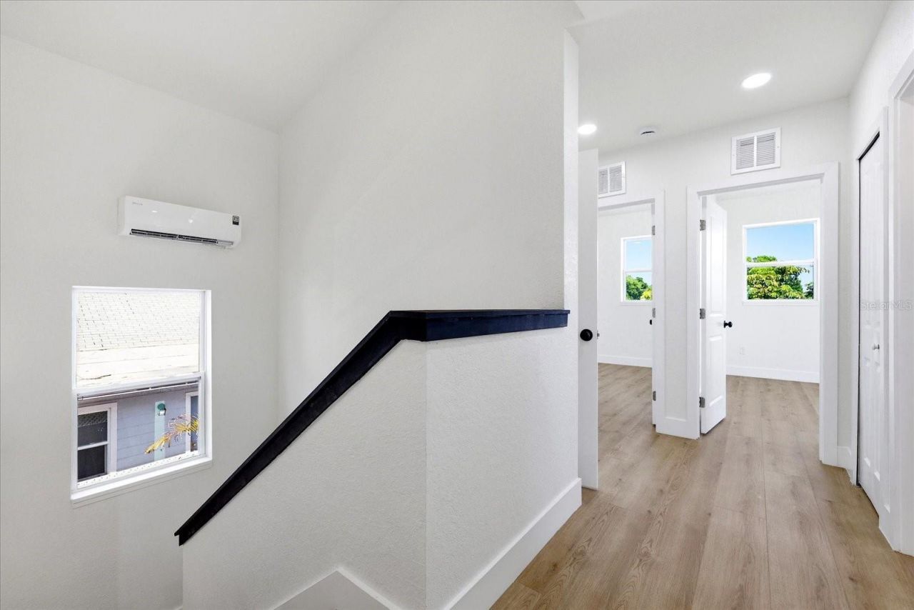 1235 11th Avenue S, Saint Petersburg, FL 33705 Photo