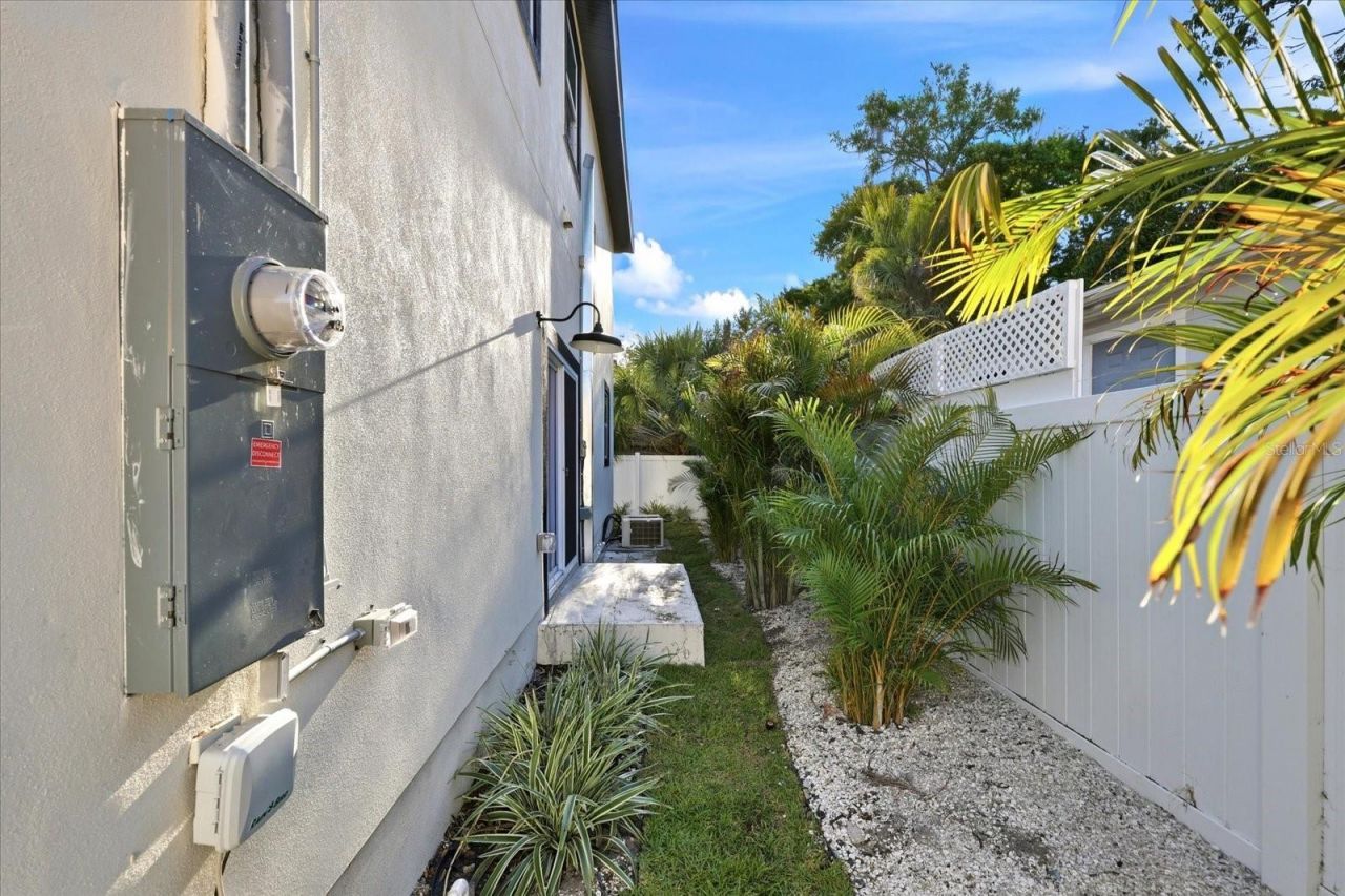 1235 11th Avenue S, Saint Petersburg, FL 33705 Photo