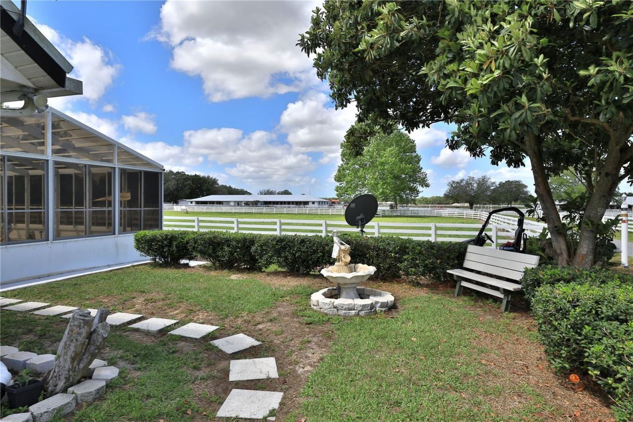 4450 SE 216th Avenue, Morriston, FL 32668 Photo