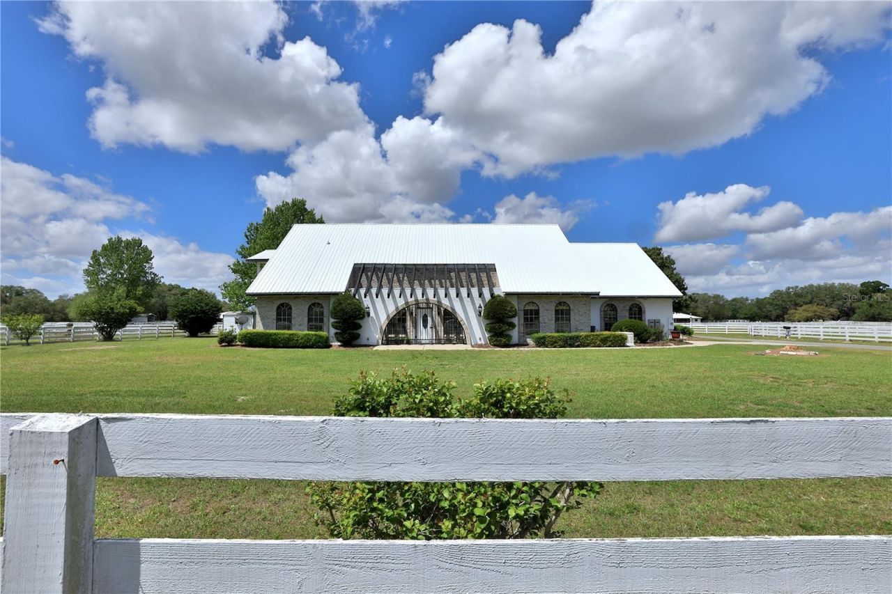 4450 SE 216th Avenue, Morriston, FL 32668 Photo