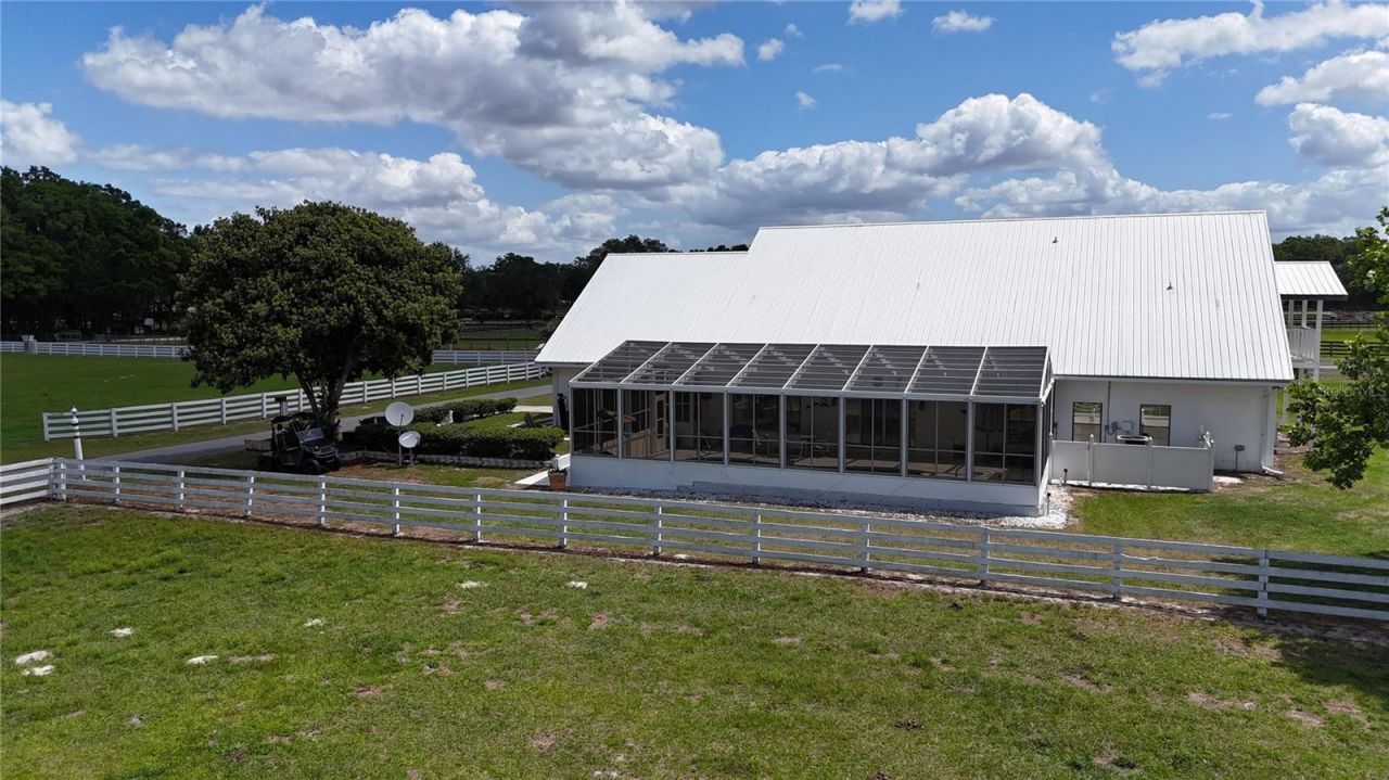 4450 SE 216th Avenue, Morriston, FL 32668 Photo