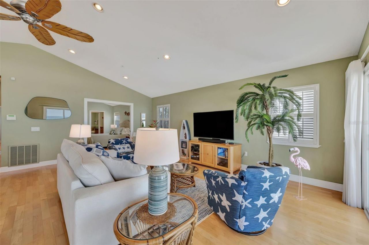 1105 Gulf Drive S, Unit 3, Bradenton Beach, FL 34217 Photo