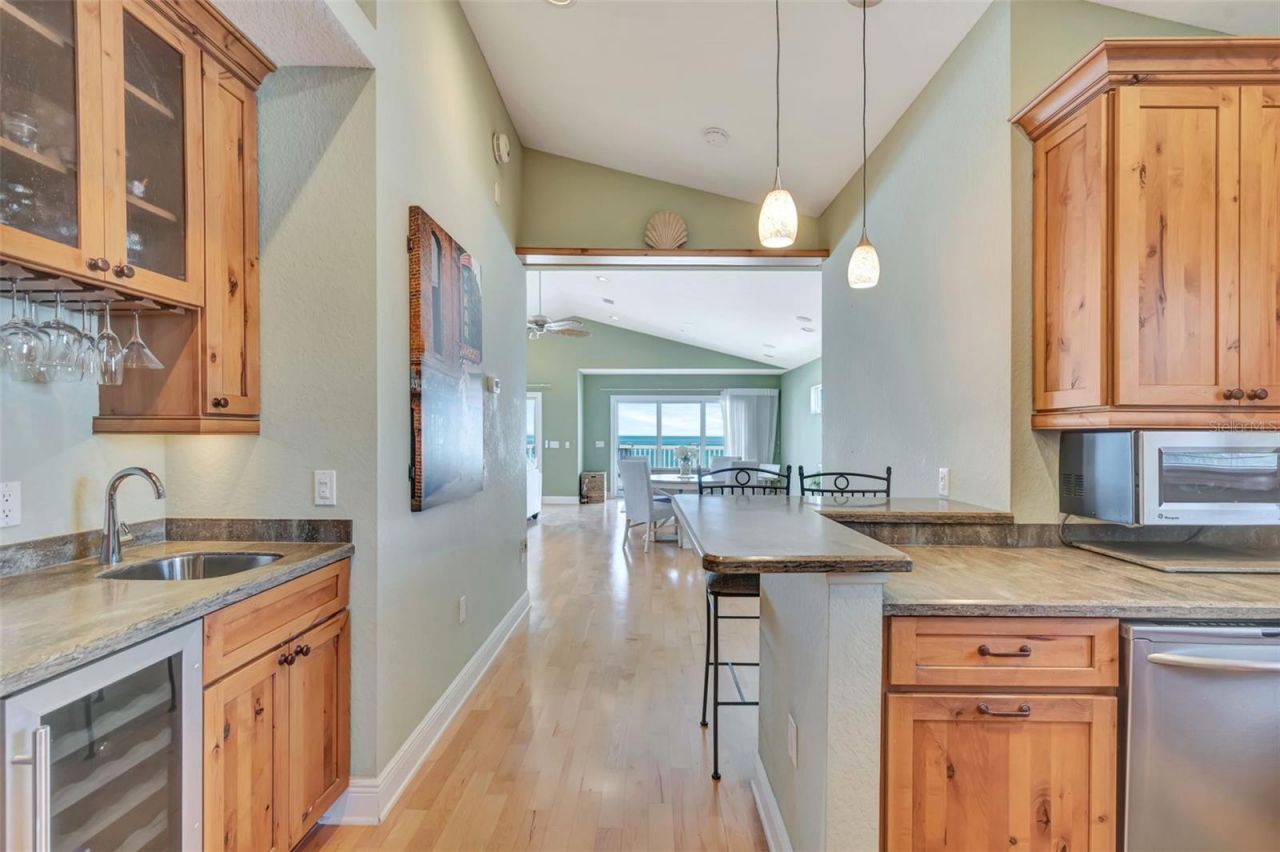 1105 Gulf Drive S, Unit 3, Bradenton Beach, FL 34217 Photo