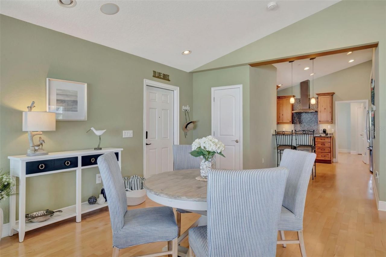 1105 Gulf Drive S, Unit 3, Bradenton Beach, FL 34217 Photo