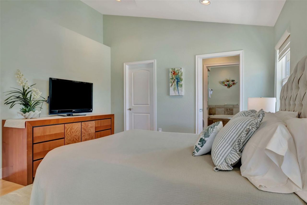 1105 Gulf Drive S, Unit 3, Bradenton Beach, FL 34217 Photo