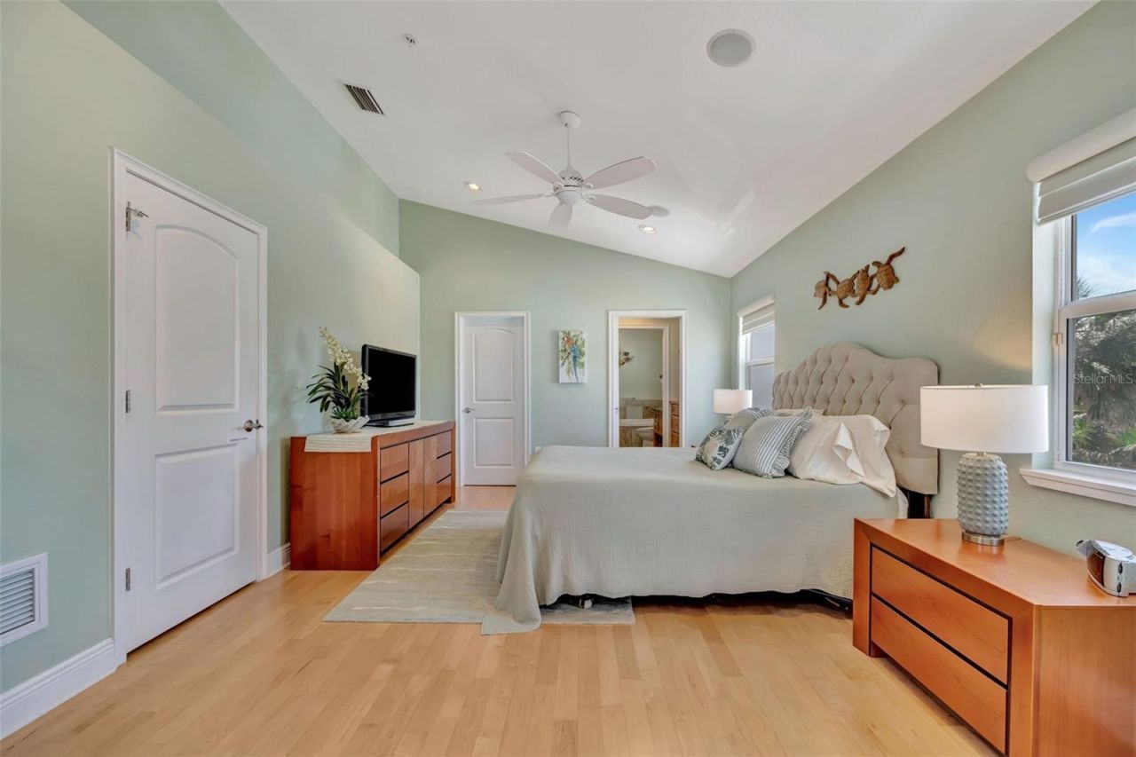 1105 Gulf Drive S, Unit 3, Bradenton Beach, FL 34217 Photo