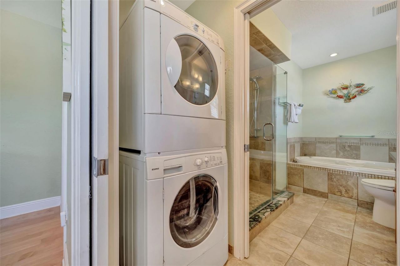 1105 Gulf Drive S, Unit 3, Bradenton Beach, FL 34217 Photo