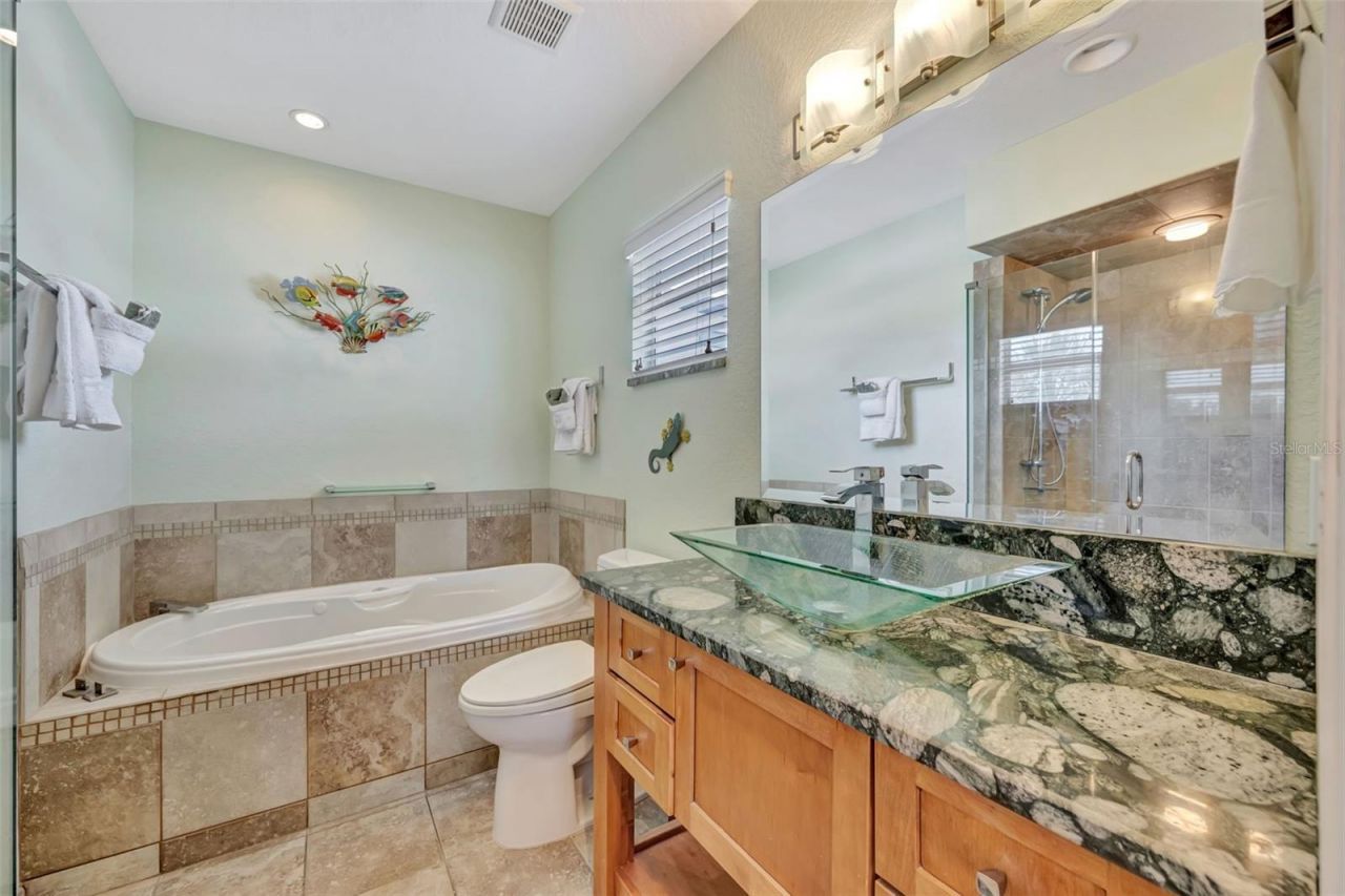 1105 Gulf Drive S, Unit 3, Bradenton Beach, FL 34217 Photo