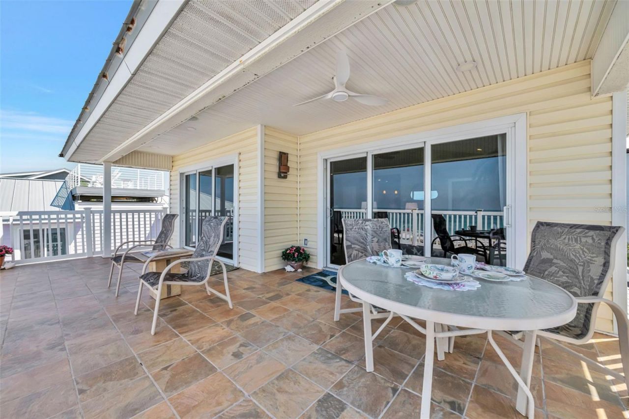 1105 Gulf Drive S, Unit 3, Bradenton Beach, FL 34217 Photo